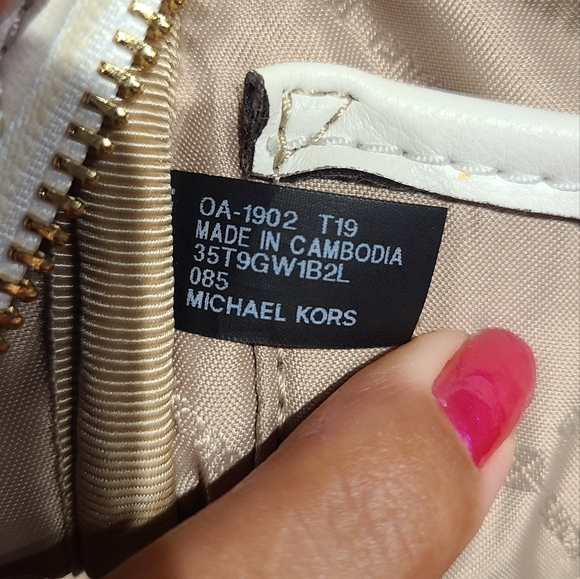 Michael Kors Rainbow Medium Backpack Limited Edition - Picture 13 of 14